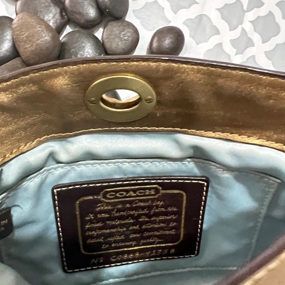 COACH vintage stripe wristlet has some ink marks in the inside see pictures - Picture 12 of 14